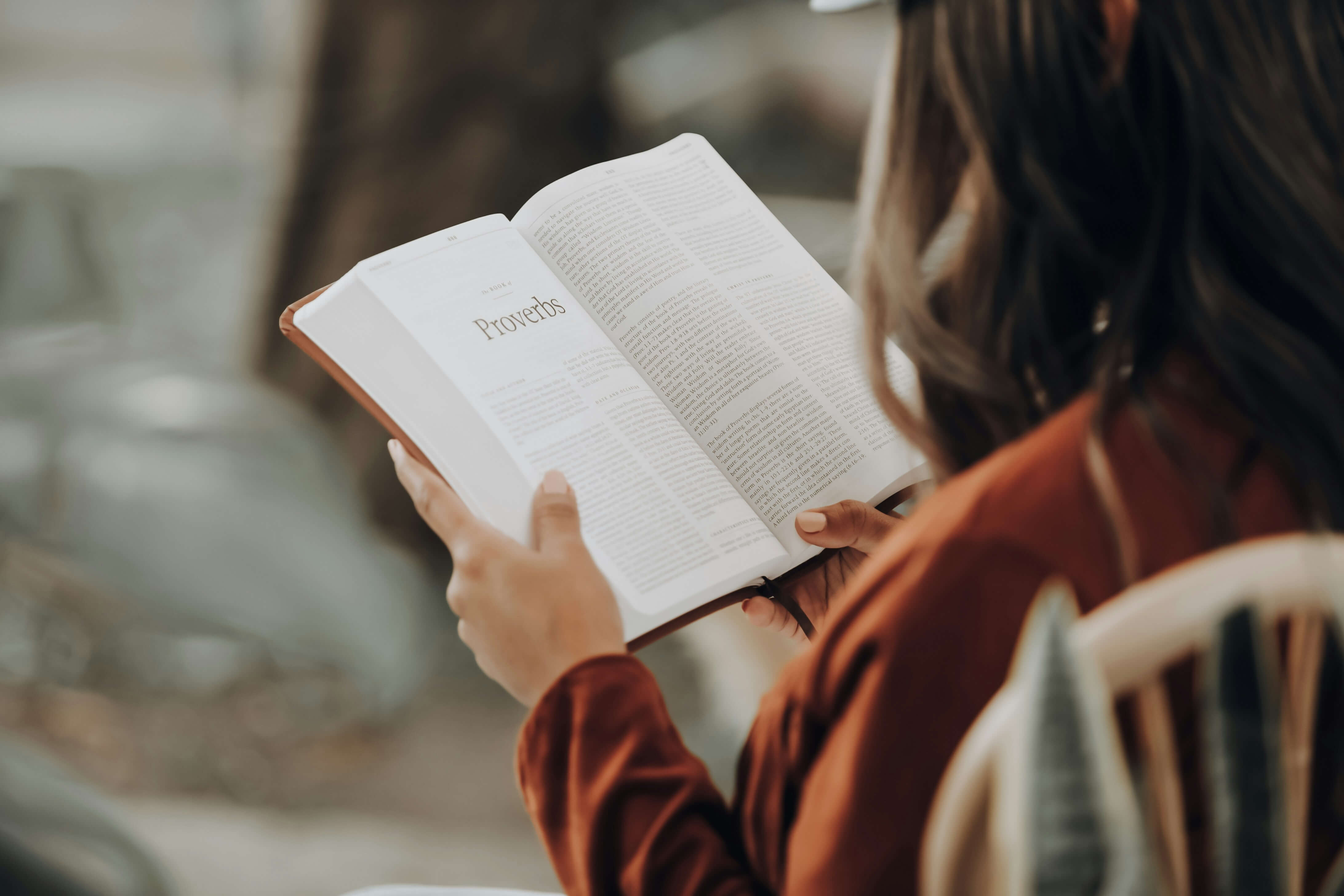 Open English book on a table creating a calm reading atmosphere